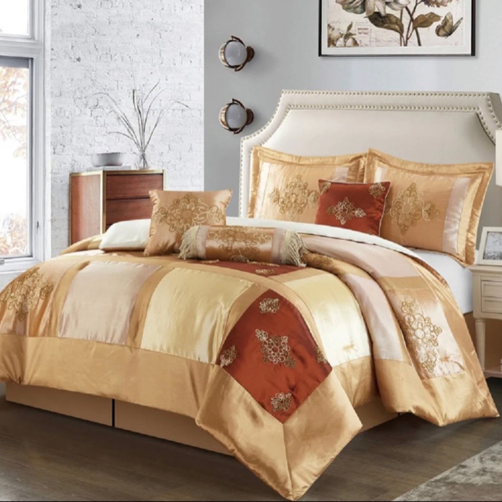 7 Piece Luxury King Comforter Set